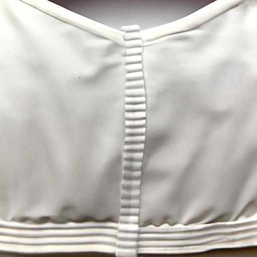 לחזיות במידות גדולות יש לרוב רצועות תת-חזה רחבות יותר לתמיכה נוספת.