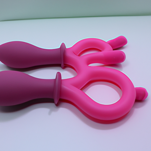 אביזרי מין לזוגות עלולים להוביל לאי נוחות פיזית או לכאב אם משתמשים בהם בצורה לא נכונה.